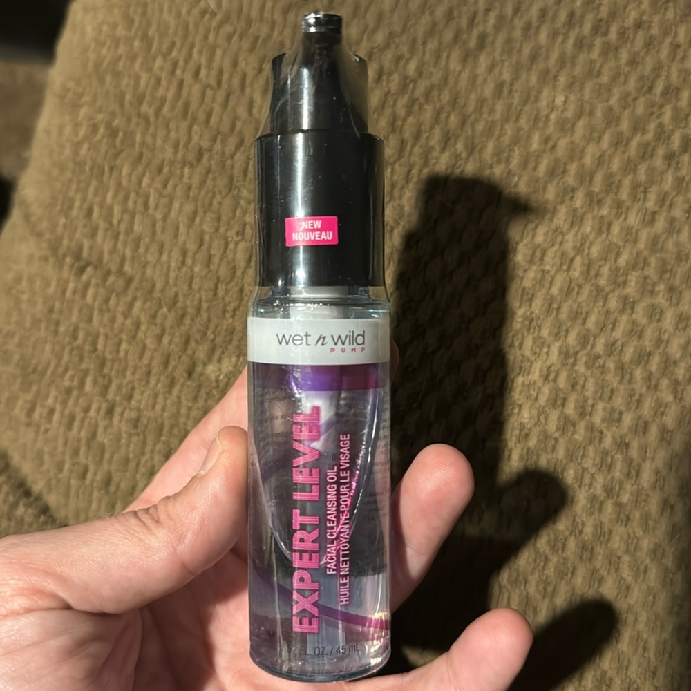 Wet n Wild Expert Level facial cleaning oil